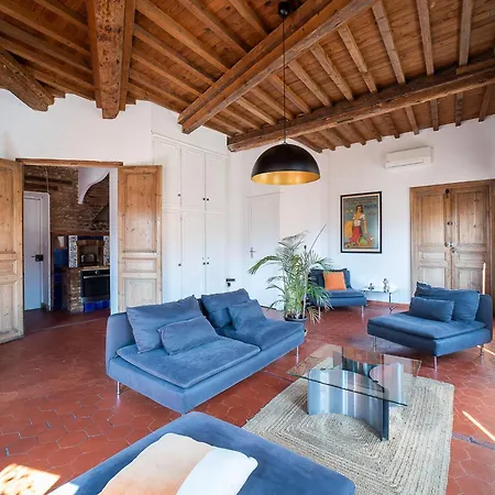 Apartment Romantic Getaway In The Heart Of Perpignan