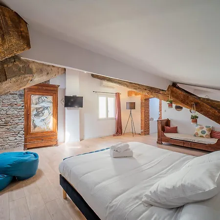 Lägenhet Romantic Getaway In The Heart Of